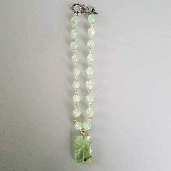 Natural Green Stone Beaded Pendant Necklace